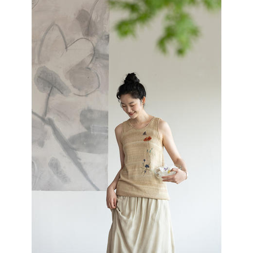 牧衣游原创 柞蚕丝手工刺绣混织毛织马夹圆领质朴百搭背心 梧桐栖 商品图3