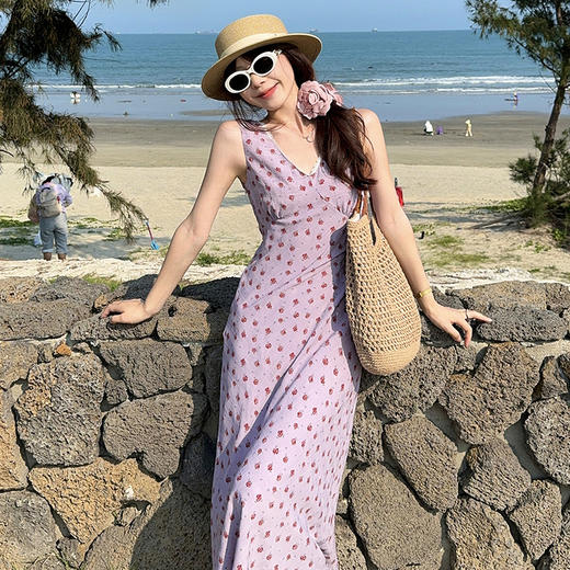 西遇法式波点连衣裙女夏季新款海边度假旅游收腰v领吊带裙SS050863 商品图3