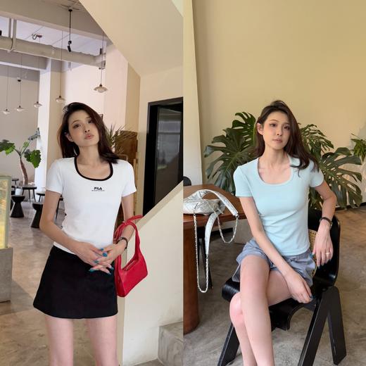 点此购买 斐乐夏季女士U领撞色修身短款上衣T恤 HGN 320108 商品图3