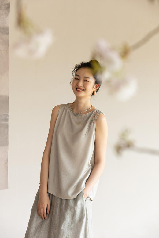 牧衣游原创 22姆米双宫绸刺绣炒色桑蚕丝马夹古朴质真丝上衣 泽兰 商品图5