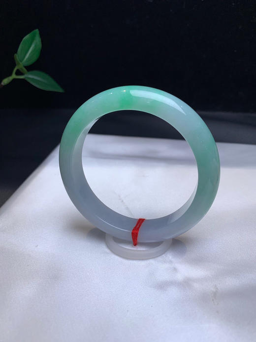 620086，55绿底正圈手镯，一半带绿底，干净清新 商品图1