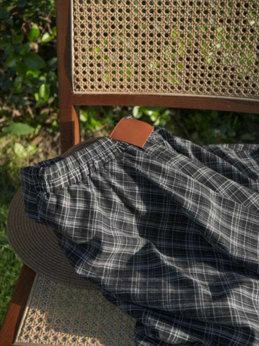 🌸春夏限定💰【苏格兰格子不规则半身裙&娃娃领正肩T恤】甜酷风造型，简约韩系氛围感穿搭！☀️翻领设计展现颈部线条，⁠日常百搭又通勤  商品图7