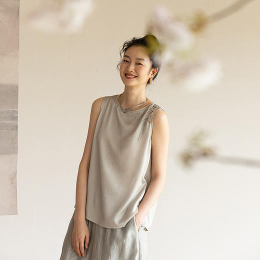 牧衣游原创 22姆米双宫绸刺绣炒色桑蚕丝马夹古朴质真丝上衣 泽兰 商品图0