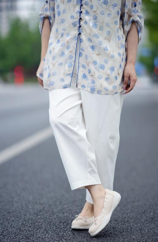 随单送船袜2双，15天左右发货【🌸粉色芭蕾优雅风，休闲鞋一脚蹬】帮面牛皮，内里羊皮，鞋底橡胶，34-40，鞋跟高3.5厘米，优雅芭蕾舞鞋楦型结合舒适运动大底，优雅与休闲巧妙结合，鞋口松紧带，穿得牢 商品图4