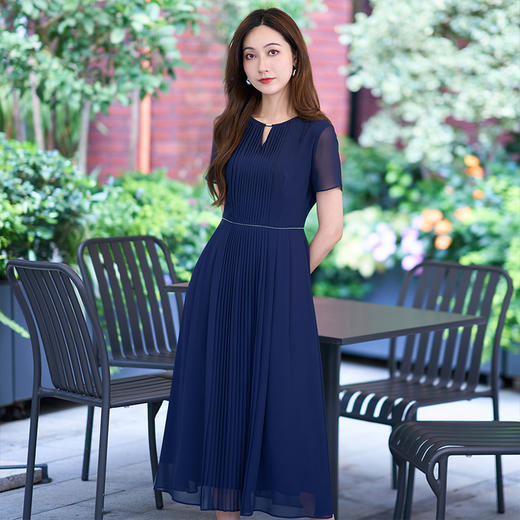 【飘逸薄纱显瘦连衣裙】EITIE爱特爱优雅法式压褶通勤2025夏新款B2507702 商品图9