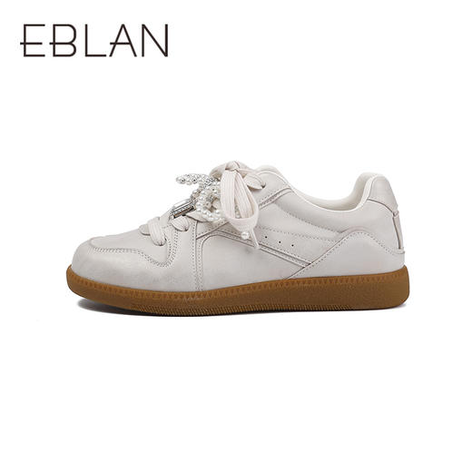 伊伴秋季低跟运动鞋橡胶大底防滑配饰装饰单鞋B25451502 商品图1