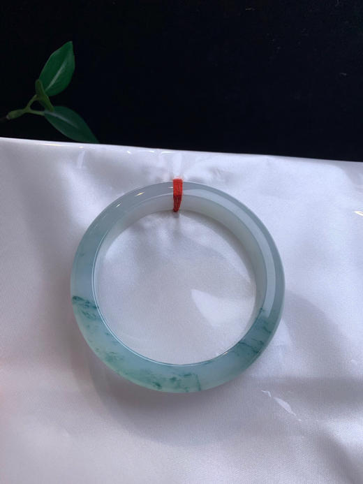 620087，55.飘花手镯，一半白底一半飘蓝花，干净清爽 商品图4