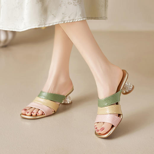 【预售5天】夏新款真皮一字拖女外穿露趾凉拖鞋拼色百搭时尚粗跟高跟凉鞋MBJR&6921 商品图3