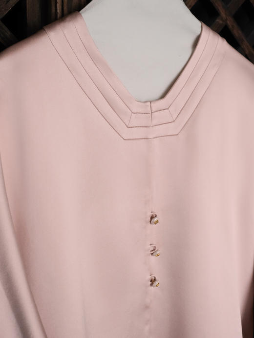 盛唐牡丹大师系列| 重工手绣石榴花丝毛外套-粉红 商品图1