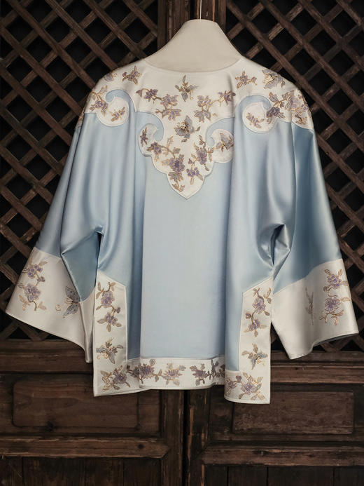 盛唐牡丹大师系列| 重工如意头兰花苏绣外套-淡蓝 商品图3