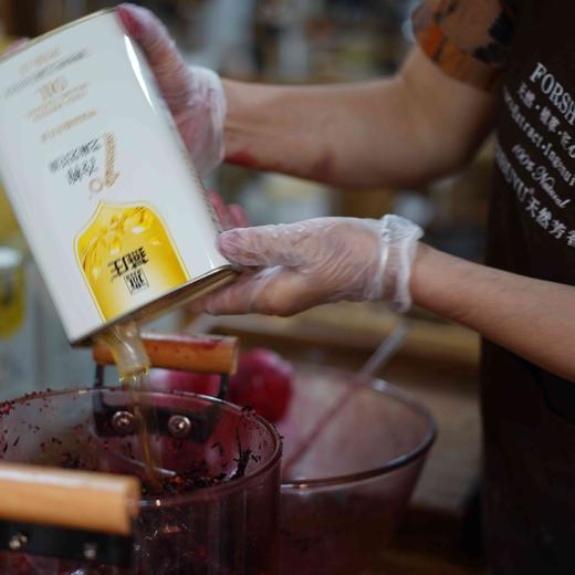 【芳疗-古法紫云膏】药典复刻升级版丨新疆软紫草×秦岭土蜂蜡丨VE+红没药醇+燕麦抗敏丨冷榨芝麻油古法浸提60天丨化腐生肌 蚊虫叮咬止痒解毒 商品图5