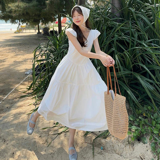 西遇白色小飞袖连衣裙女夏季新款海边度假风旅游初恋裙子SS050864 商品图3