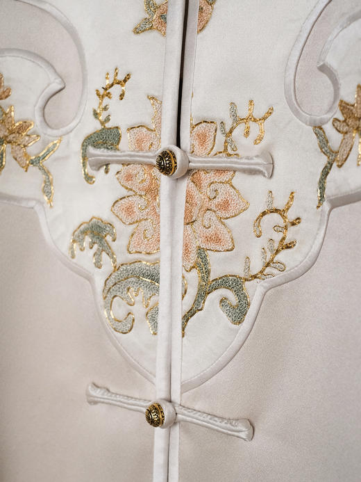 盛唐牡丹大师系列| 重工如意头兰花苏绣外套-香槟色 商品图3