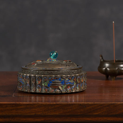 二十世纪	铜胎珐琅彩西洋盖盒 商品图0