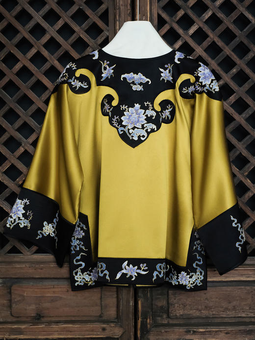盛唐牡丹大师系列| 重工黑色如意外套-琉璃黄 商品图3