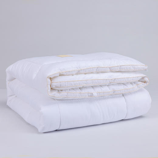 多喜爱 科特抗菌防螨十孔春秋被/加厚冬被/拉链子母被【德国进口纤维】【全棉面料】【提花工艺】【A类标准】【织带织标】加量填充 整张绵工艺 商品图3