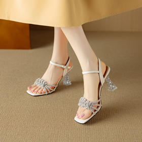 【预售5天】巨好看真皮水晶跟方头凉鞋女夏季新款水钻一字带高跟鞋DB&M6366