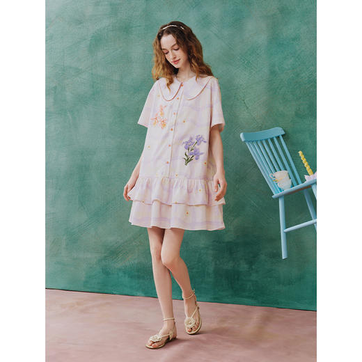 两三事南法庄园2025夏季新款甜美绣花娃娃领格子荷叶边短裙连衣裙 商品图2