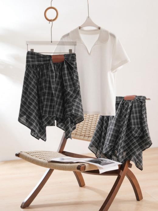 🌸春夏限定💰【苏格兰格子不规则半身裙&娃娃领正肩T恤】甜酷风造型，简约韩系氛围感穿搭！☀️翻领设计展现颈部线条，⁠日常百搭又通勤  商品图0