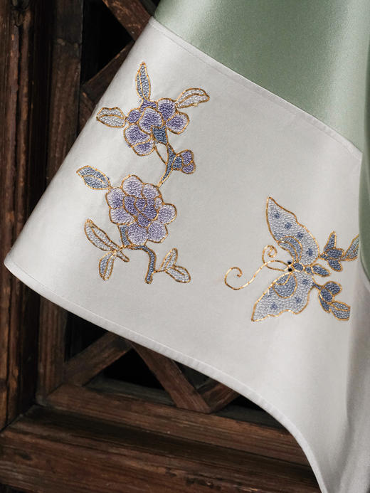 盛唐牡丹大师系列| 重工如意头兰花苏绣外套-荷茎绿 商品图3