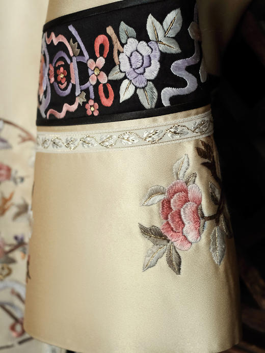 盛唐牡丹大师系列| 重工刺绣牡丹团花外套-象牙黄 商品图3