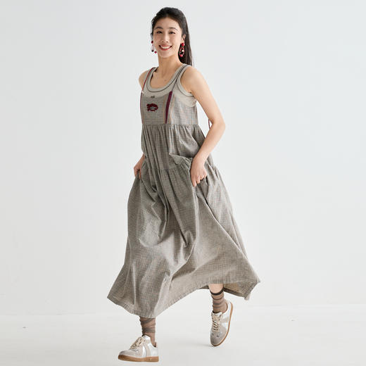 谜底连衣裙无袖女2025夏季新品复古风度假吊带裙A型长裙252ML0636 商品图1