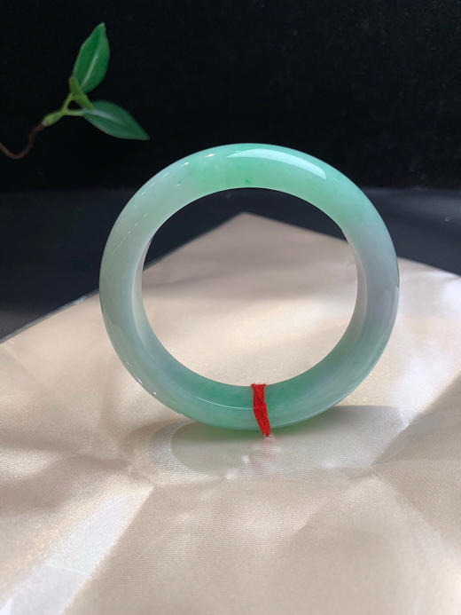 620092，56.5 绿底正圈，整条底妆细腻，二处带清新绿底，清新甜美 商品图2