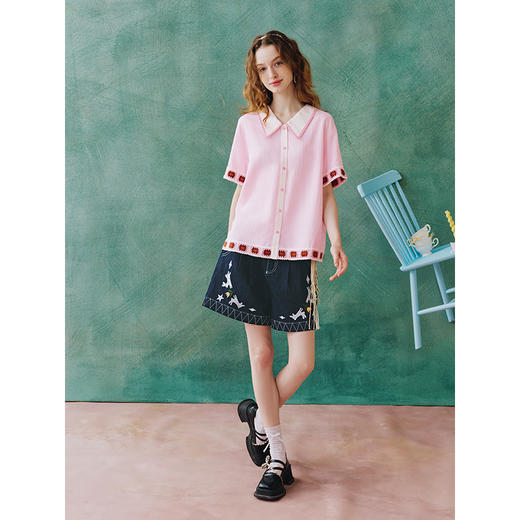 两三事草莓芝士2025夏新款森女风镂空勾花织带拼接短袖衬衫女宽松 商品图1
