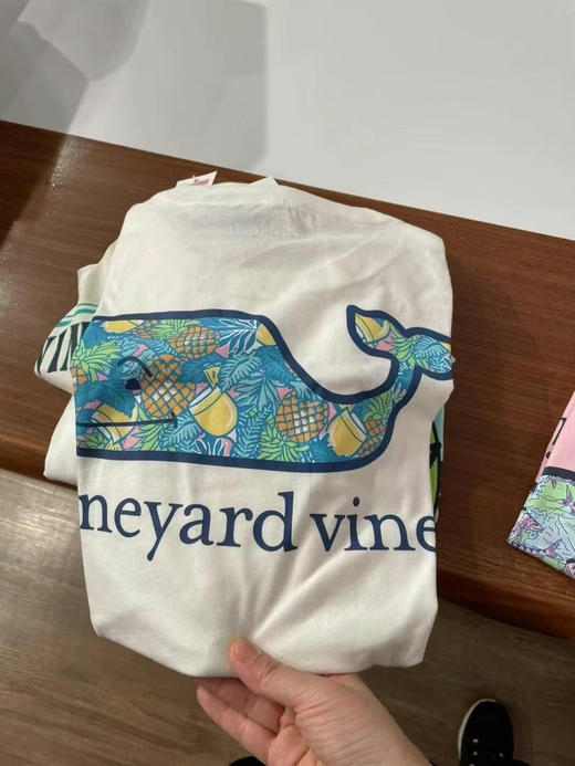 喜欢小鲸鱼的宝宝们快来，超多图案哦，他家的t恤非常舒服，这些全是男款短袖T恤，499两件直邮 商品图2