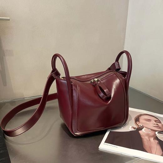 【预售3天】韩版大容量水桶包百搭单肩包简约斜挎包ZR-3065 商品图2