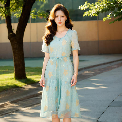奢姿大码女装2025夏季减龄蝴蝶结绑带时尚连衣裙胖妹妹镂空裙子9952869803 商品图2