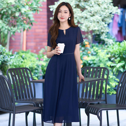 【飘逸薄纱显瘦连衣裙】EITIE爱特爱优雅法式压褶通勤2025夏新款B2507702 商品图8