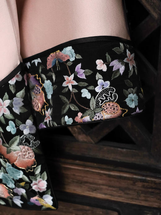 盛唐牡丹大师系列| 重工手绣石榴花丝毛外套-粉红 商品图3