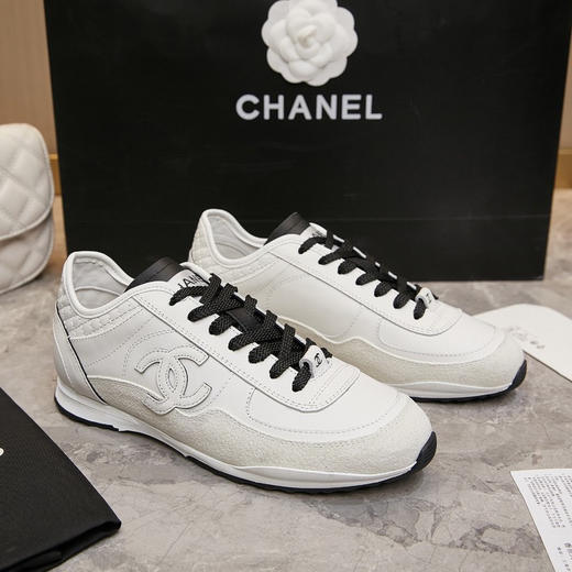 CHANEL香奶奶 25P 小牛皮 系带圆头 低帮 生活休闲鞋 女款白色（HC） 商品图0