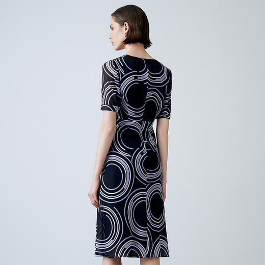 EITIE爱特爱夏季新款V领收腰法式通勤显瘦印花连衣裙7807527 商品图4