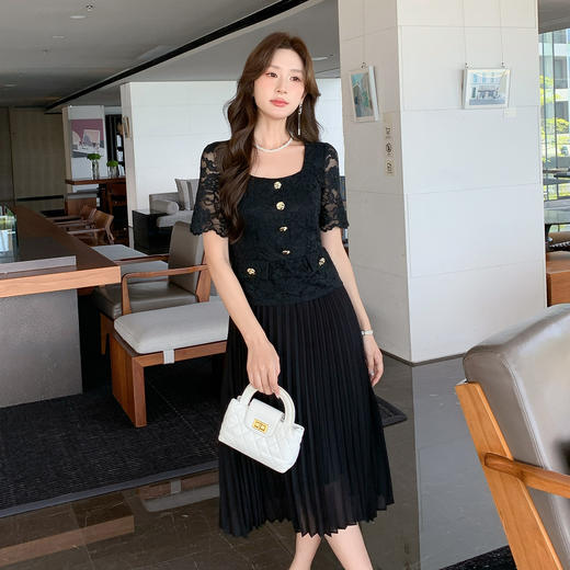 【清仓超15天不保价】奢姿大码女装2025夏季蕾丝拼接百褶气质连衣裙胖妹妹时尚方领裙子9952853128【1】 商品图1