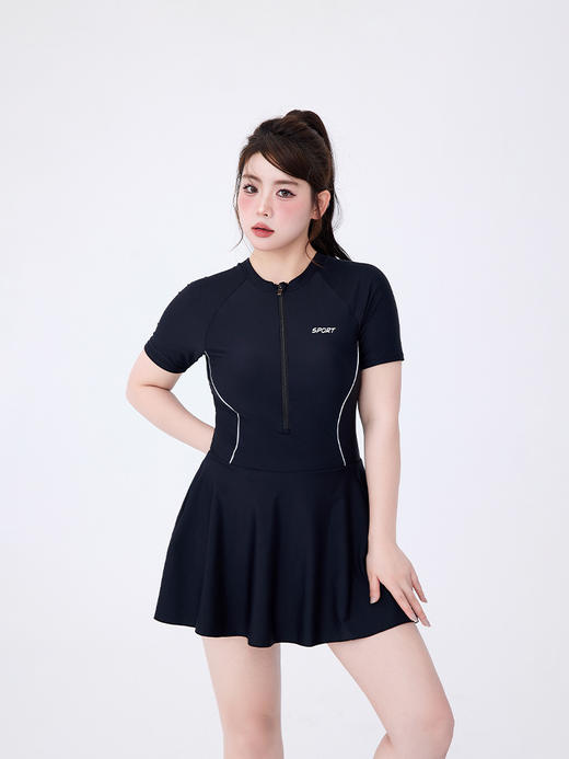 【2025爆款🔥胖MM度假必备】修身显瘦遮肚连体泳衣💃防晒又时尚，轻松穿出自信美✨时尚休闲运动修身显瘦遮肚防晒  大码胖mm度假连体裙泳衣 商品图0