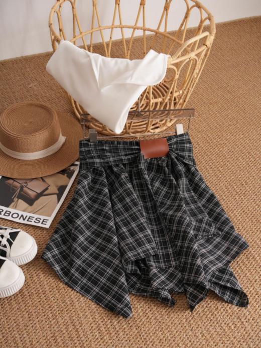 🌸春夏限定💰【苏格兰格子不规则半身裙&娃娃领正肩T恤】甜酷风造型，简约韩系氛围感穿搭！☀️翻领设计展现颈部线条，⁠日常百搭又通勤  商品图8