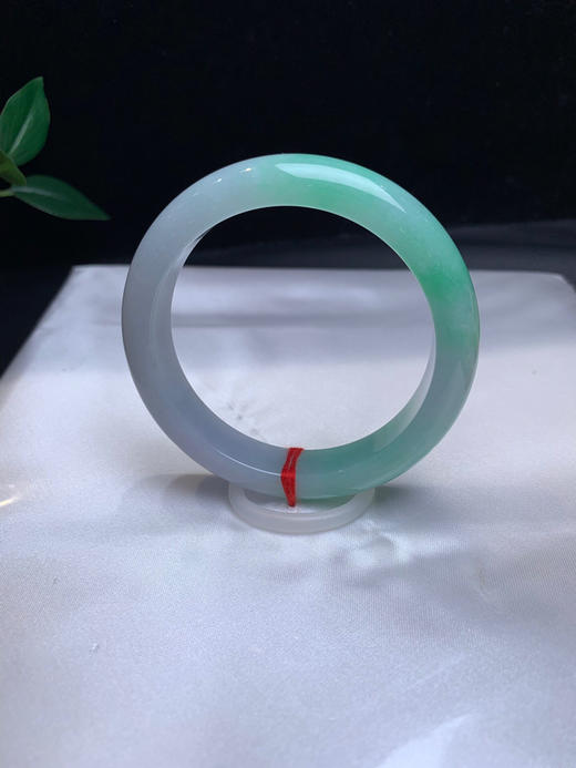 620086，55绿底正圈手镯，一半带绿底，干净清新 商品图4