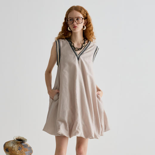 谜底连衣裙无袖女2025夏季新品复古风蓬蓬裙合身A型短裙252ML0566 商品图0