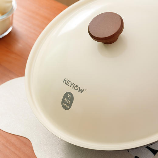 KEYIOW钛锅（钛涂层），配锅盖，32cm口径，有钛无氟涂层，物理不粘，女士单手可拎起 商品图2