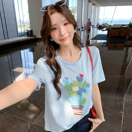 奢姿大码女装2025夏季气质圆领衬衫胖妹妹时尚图案装饰毛织上衣9552690503 商品图1