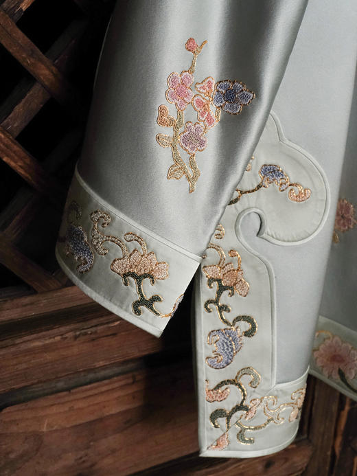 盛唐牡丹大师系列| 重工花舞蝶梦如意外套 商品图3