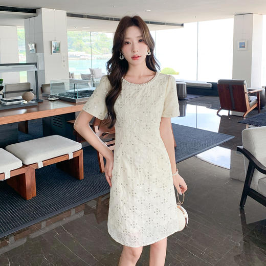 【清仓超15天不保价】奢姿大码女装2025夏季减龄钉珠时尚连衣裙胖妹妹明线设计圆领裙子9952853371【1】 商品图4