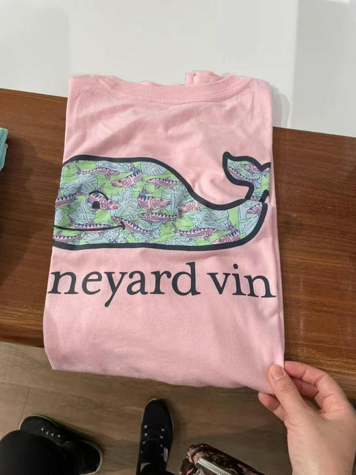 喜欢小鲸鱼的宝宝们快来，超多图案哦，他家的t恤非常舒服，这些全是男款短袖T恤，499两件直邮 商品图0