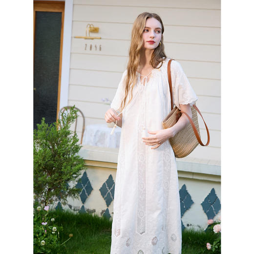 三彩2025夏季新款度假蕾丝连衣裙流苏系带A字裙宽松插肩袖长裙M 商品图1