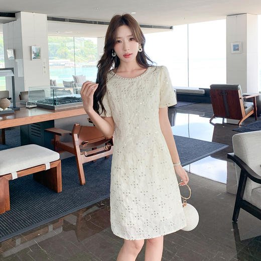 【清仓超15天不保价】奢姿大码女装2025夏季减龄钉珠时尚连衣裙胖妹妹明线设计圆领裙子9952853371【1】 商品图1