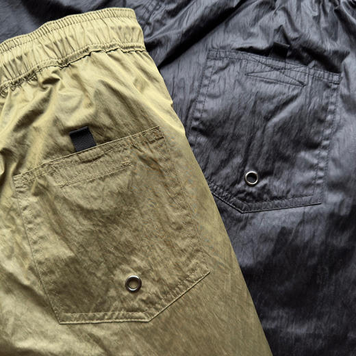 点此购买 Drew夏季男女款笑脸高街抽绳梭织短裤 md 320153 商品图9