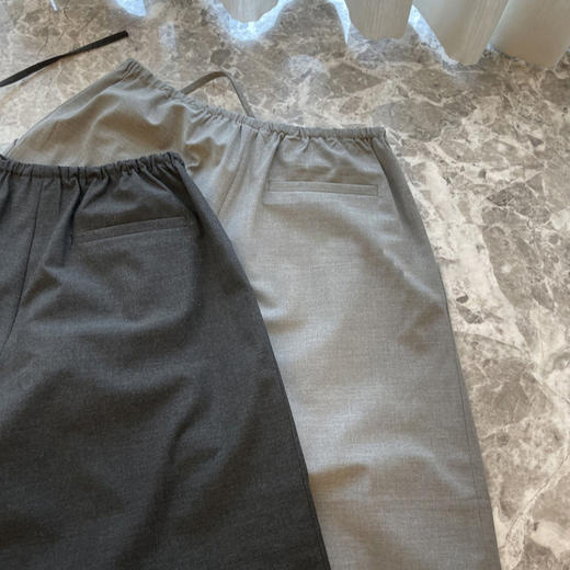 怒推！！外单工厂里的爆款！2025小众设计师压褶抗皱垂坠西装短裤女夏款！ 商品图3