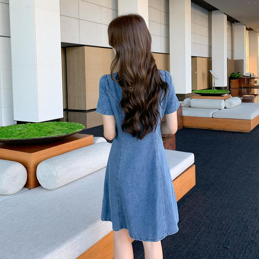 奢姿大码女装2025夏季气质方领设计连衣裙胖妹妹时尚休闲牛仔裙子9952821969 商品图3